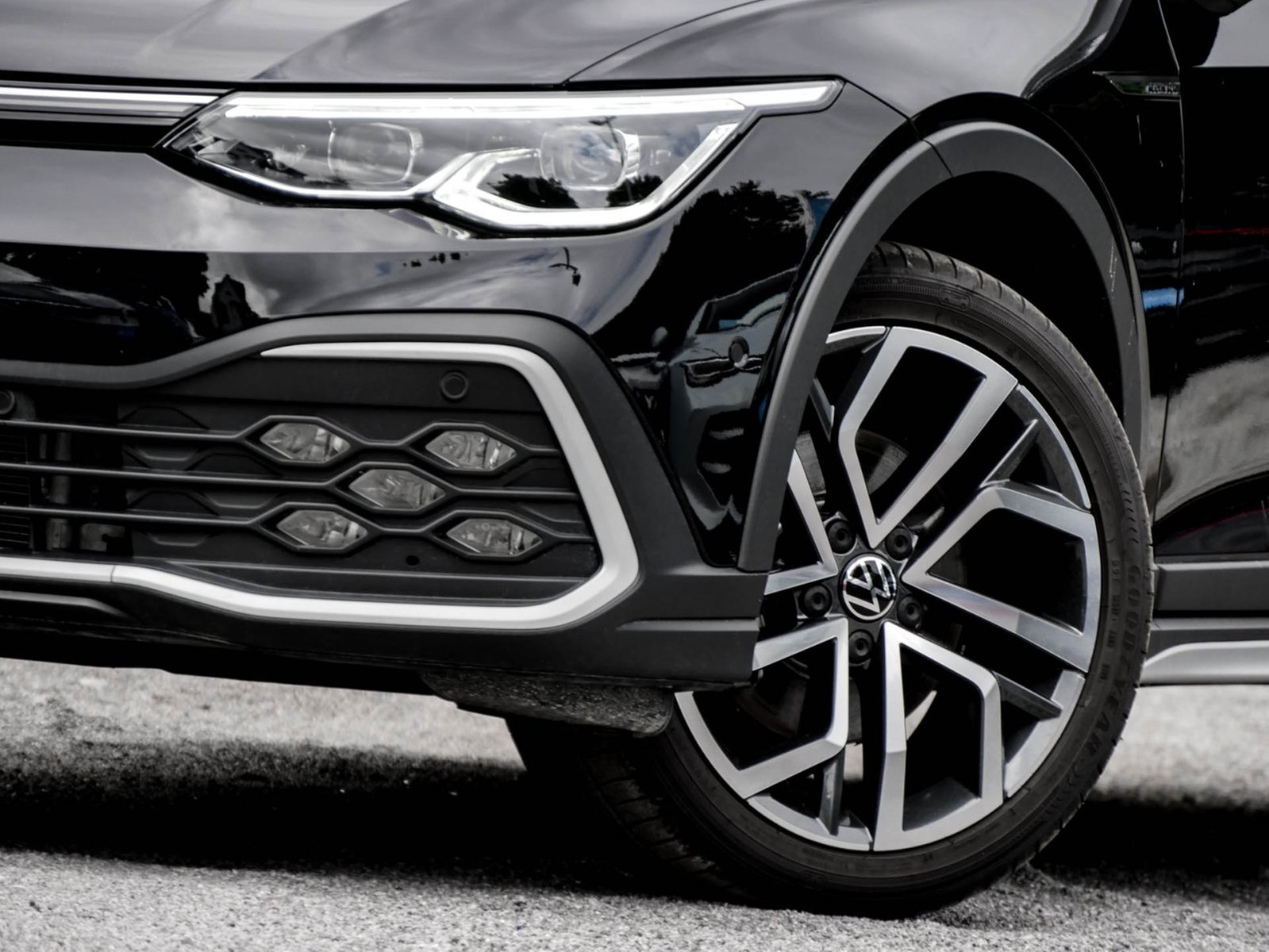 Volkswagen Golf Variant VIII 2.0 ALLTRACK 4X4 CAM ACC LM18