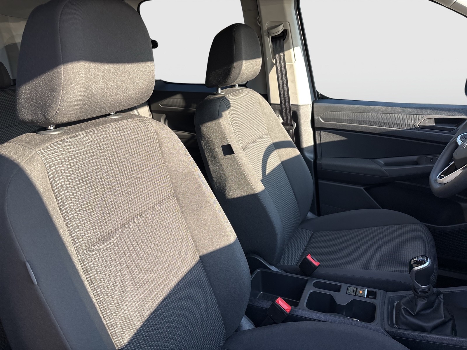 Volkswagen Caddy 1.5 Kombi CAM CARPLAY AHK-VORBEREITUNG