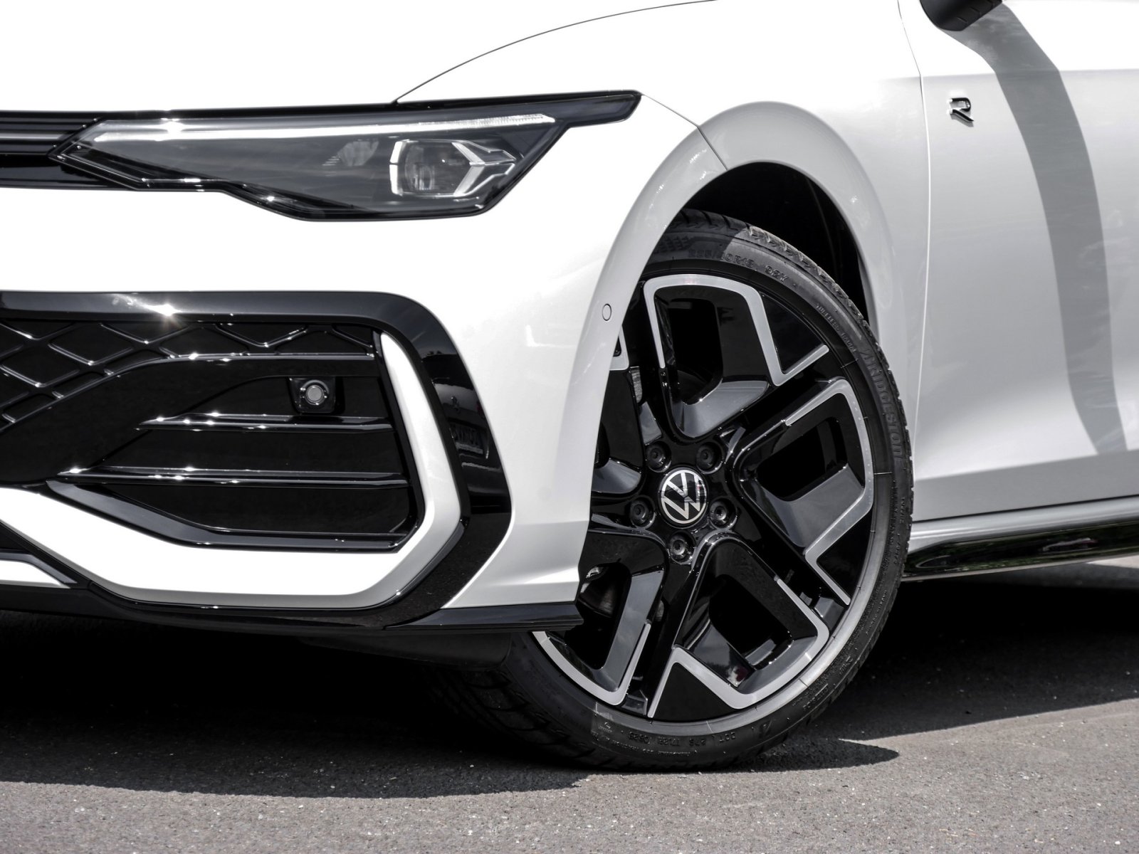 Volkswagen Golf Variant 1.5 R-LINE DSG BLACKSTYLE eKLAPPE