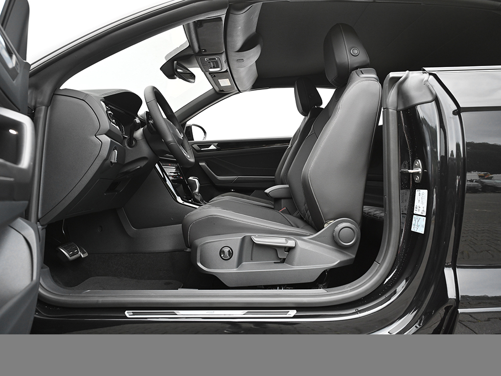 Volkswagen T-Roc Cabrio 1.5 R-LINE DSG BLACKSTYLE LEDER CAM