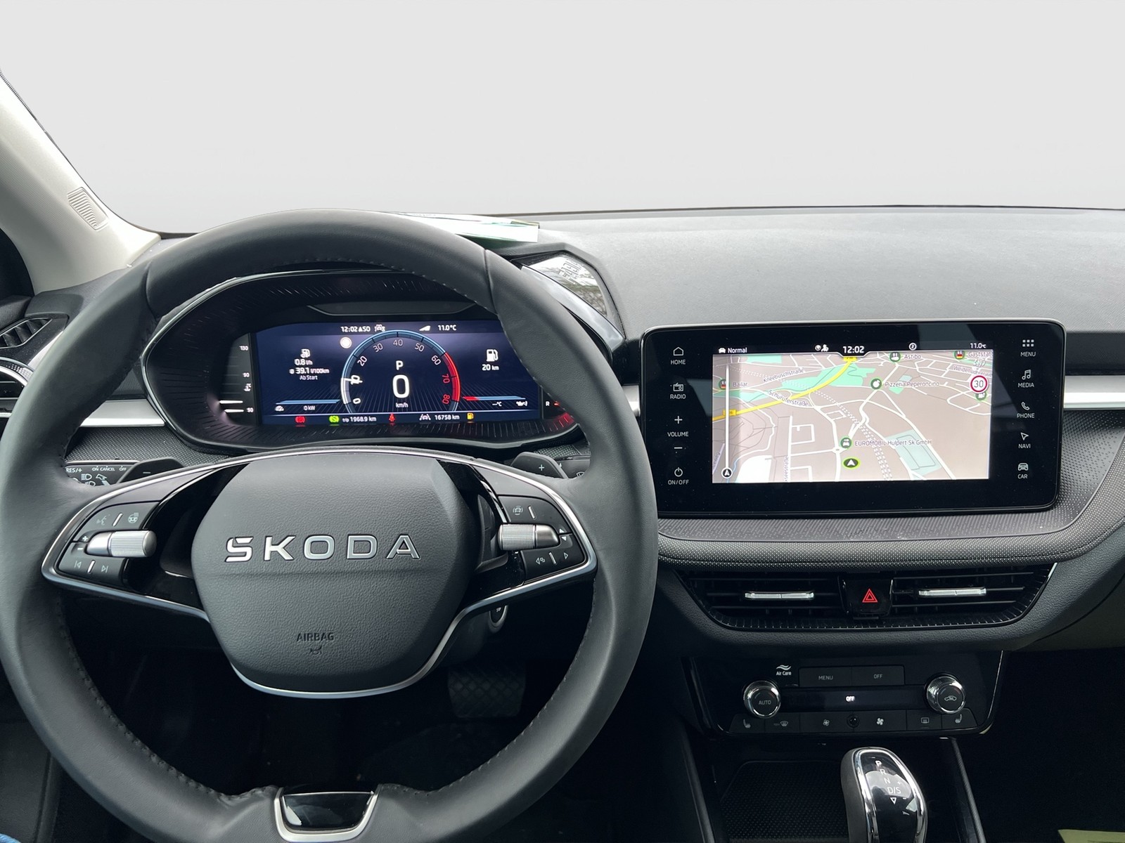 Skoda Fabia 1.0 TOUR CAM NAVI AHK-VORBEREITUNG SITZHZ.