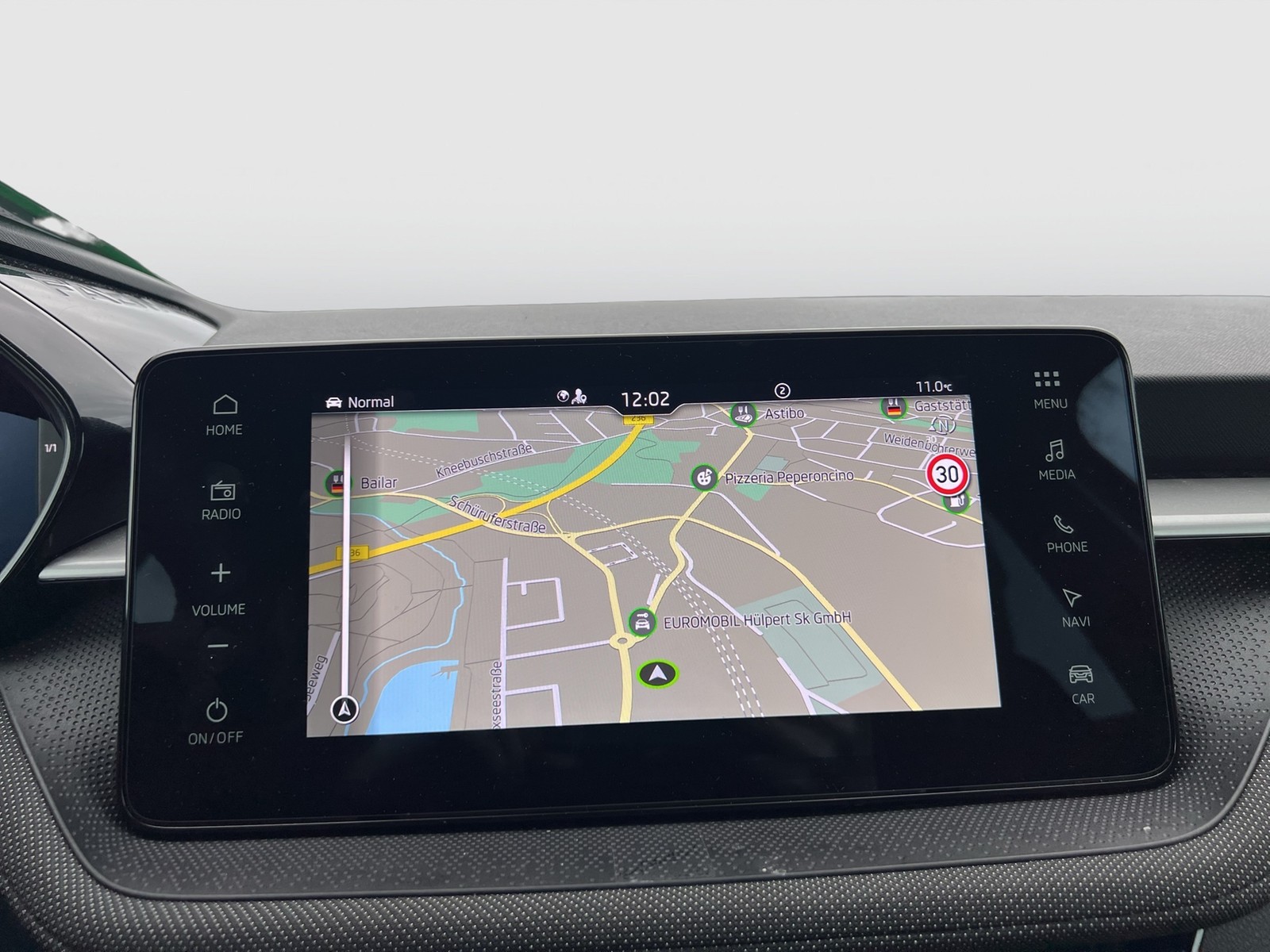 Skoda Fabia 1.0 TOUR CAM NAVI AHK-VORBEREITUNG SITZHZ.