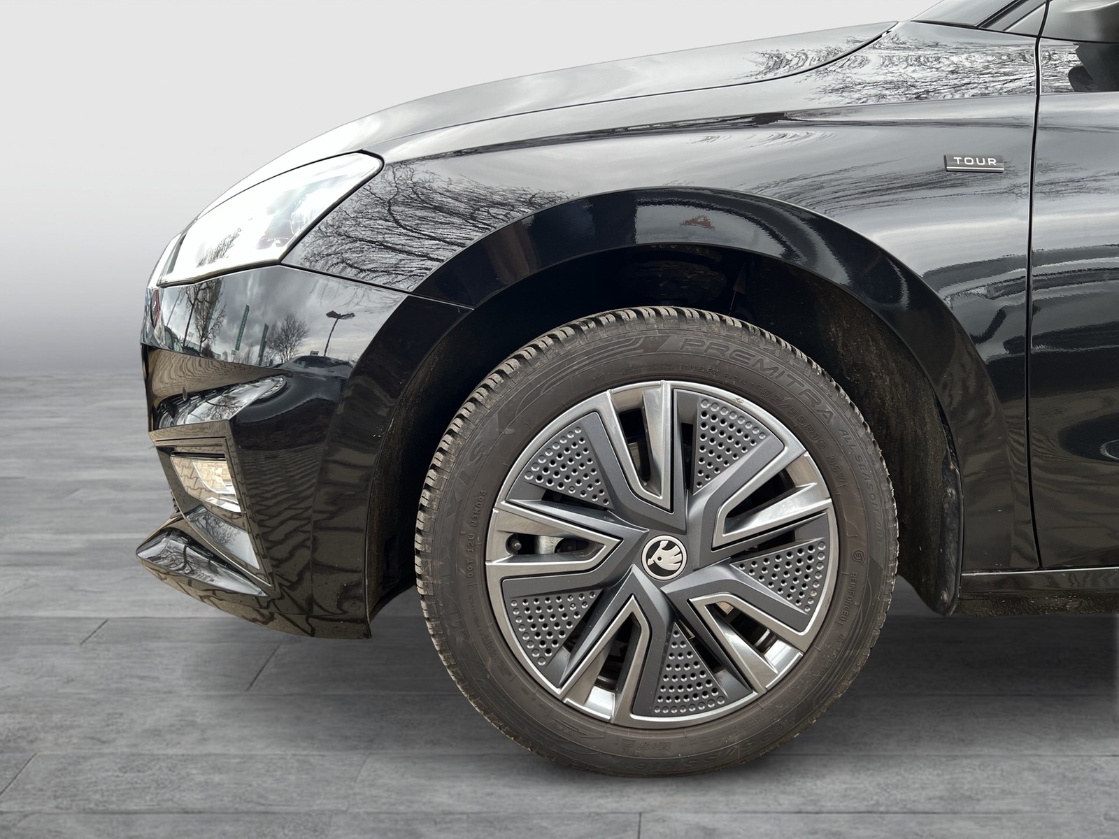 Skoda Fabia 1.0 TOUR CAM NAVI AHK-VORBEREITUNG SITZHZ.