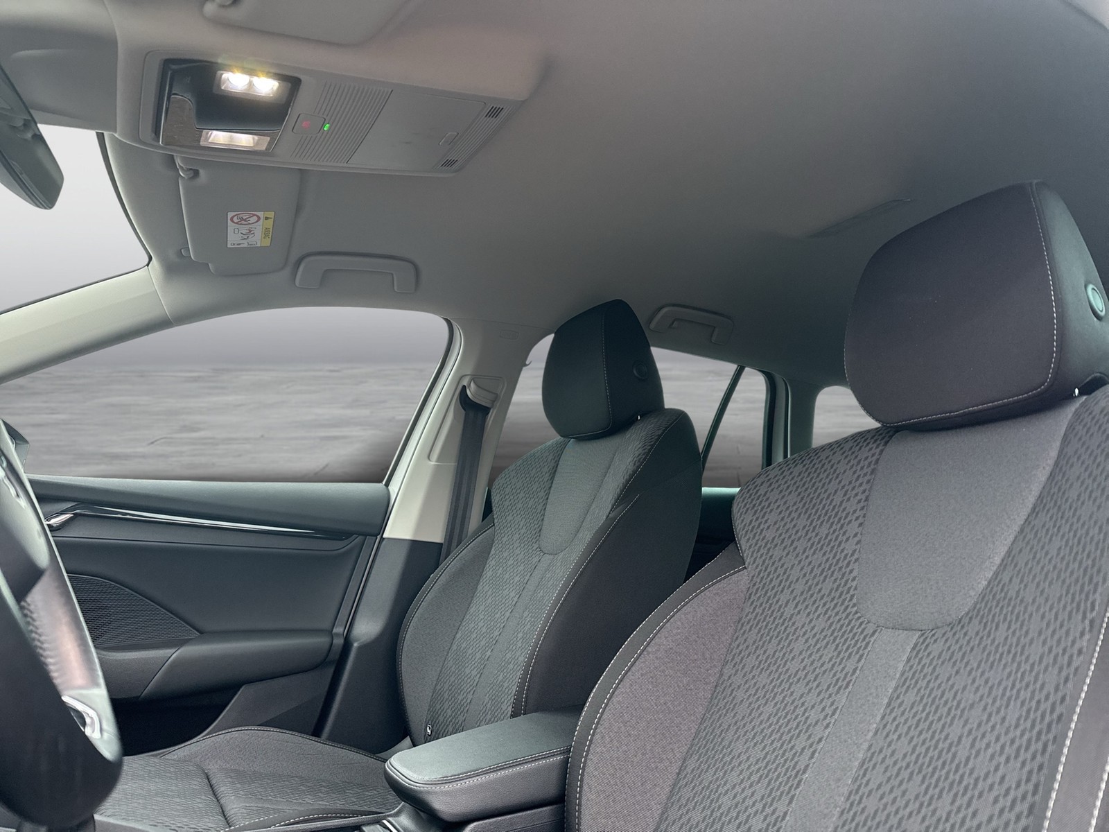 Skoda Octavia Combi 1.5 ACC NAVICOLUMBUS SITZHEIZUNG