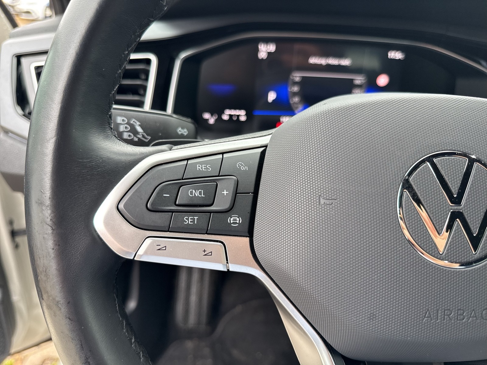 Volkswagen Taigo 1.0 R-LINE LM17 MATRIX CARPLAY SITZHEIZUNG