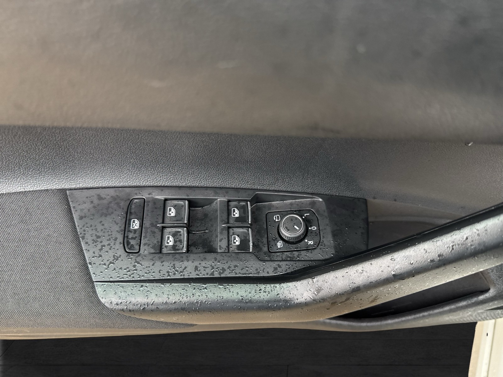 Volkswagen Taigo 1.0 R-LINE LM17 MATRIX CARPLAY SITZHEIZUNG