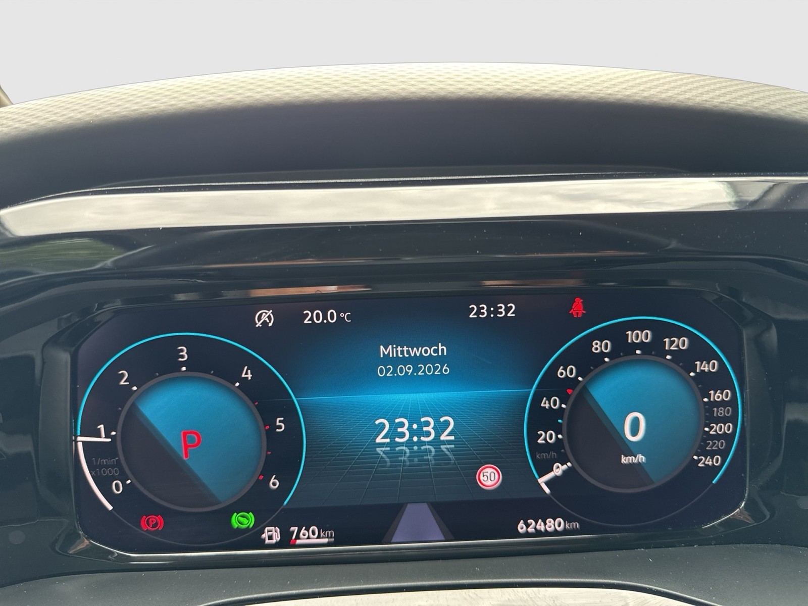 Volkswagen T7 Multivan 2.0 Kurz 7SITZE AHK ACC NAVI ALU LED