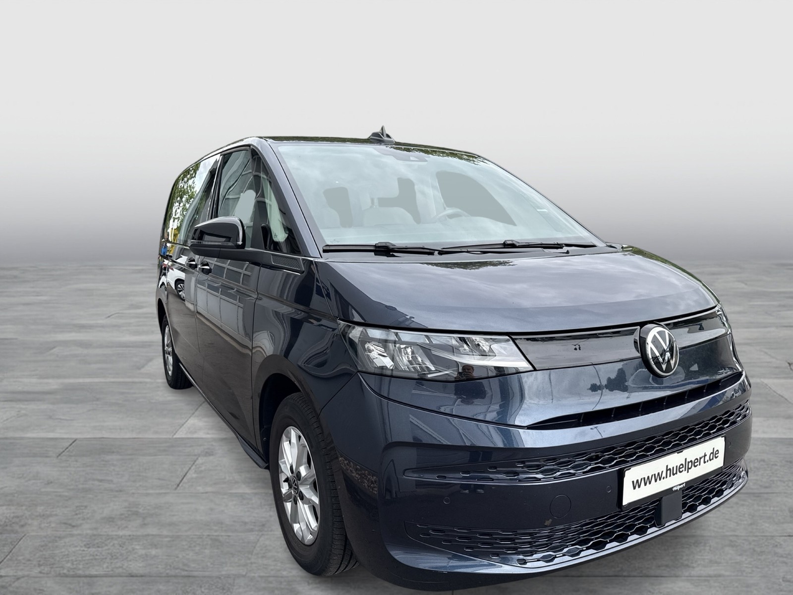 Volkswagen T7 Multivan 2.0 Kurz 7SITZE AHK ACC NAVI ALU LED