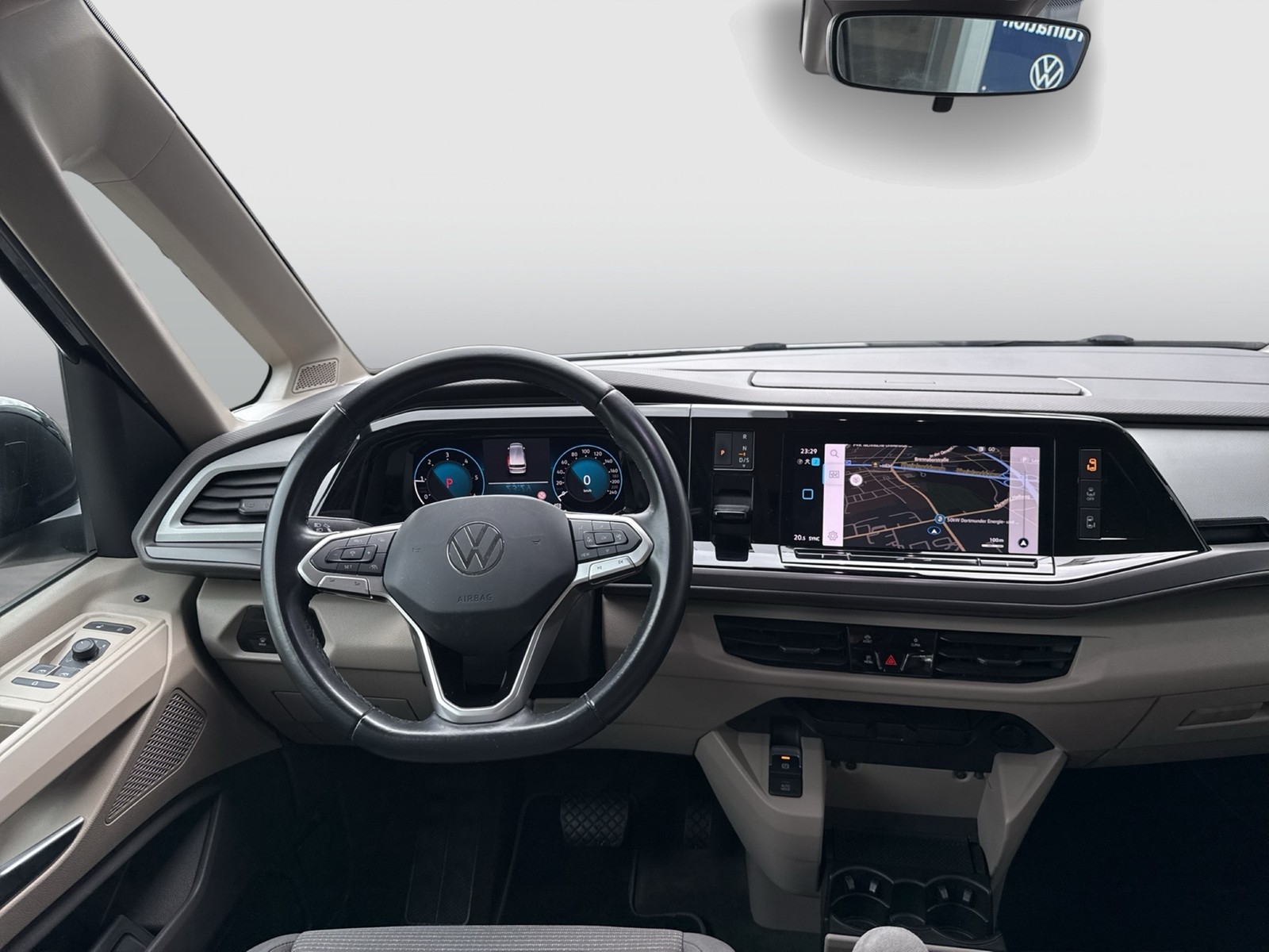 Volkswagen T7 Multivan 2.0 Kurz 7SITZE AHK ACC NAVI ALU LED