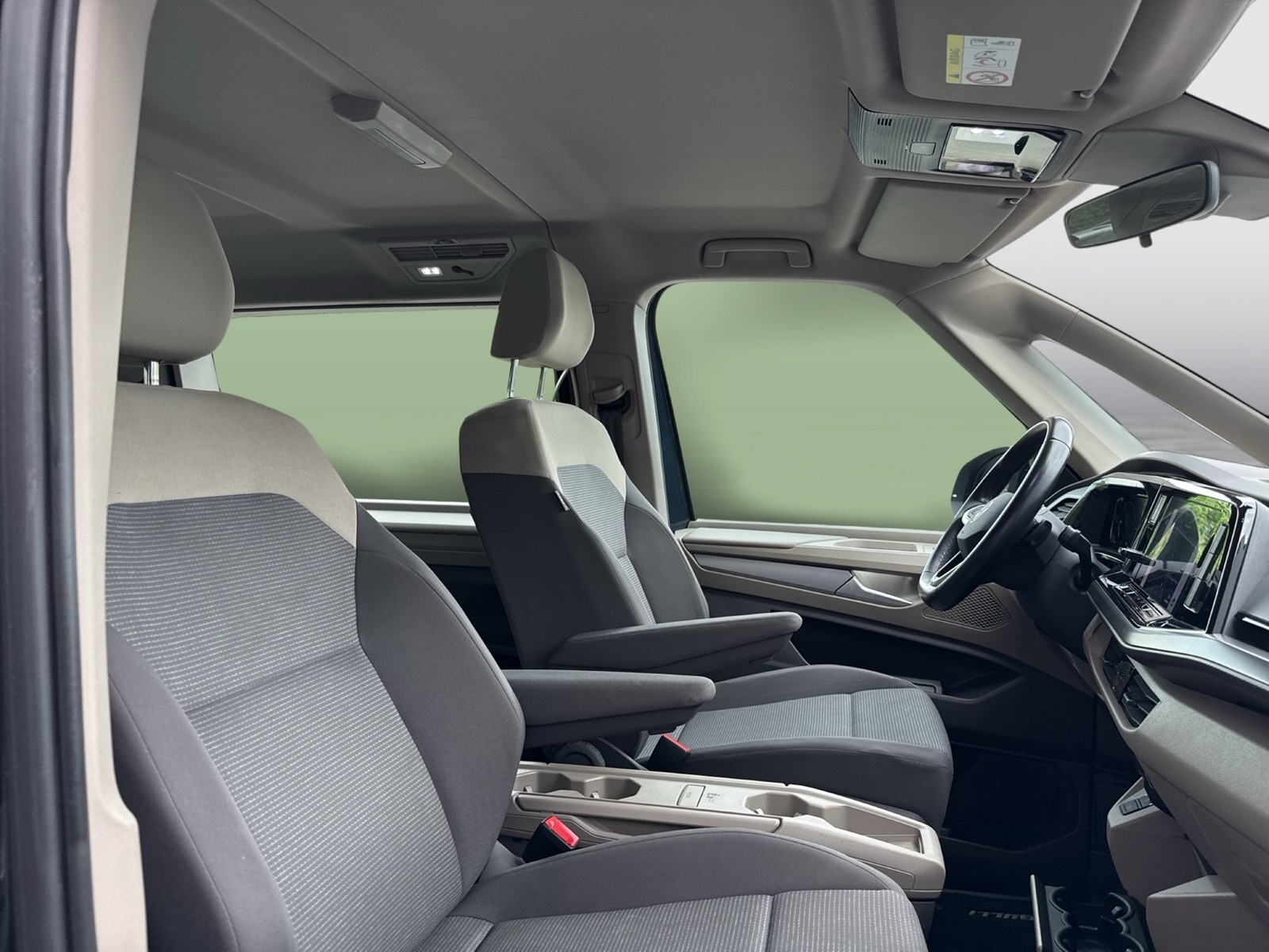 Volkswagen T7 Multivan 2.0 Kurz 7SITZE AHK ACC NAVI ALU LED