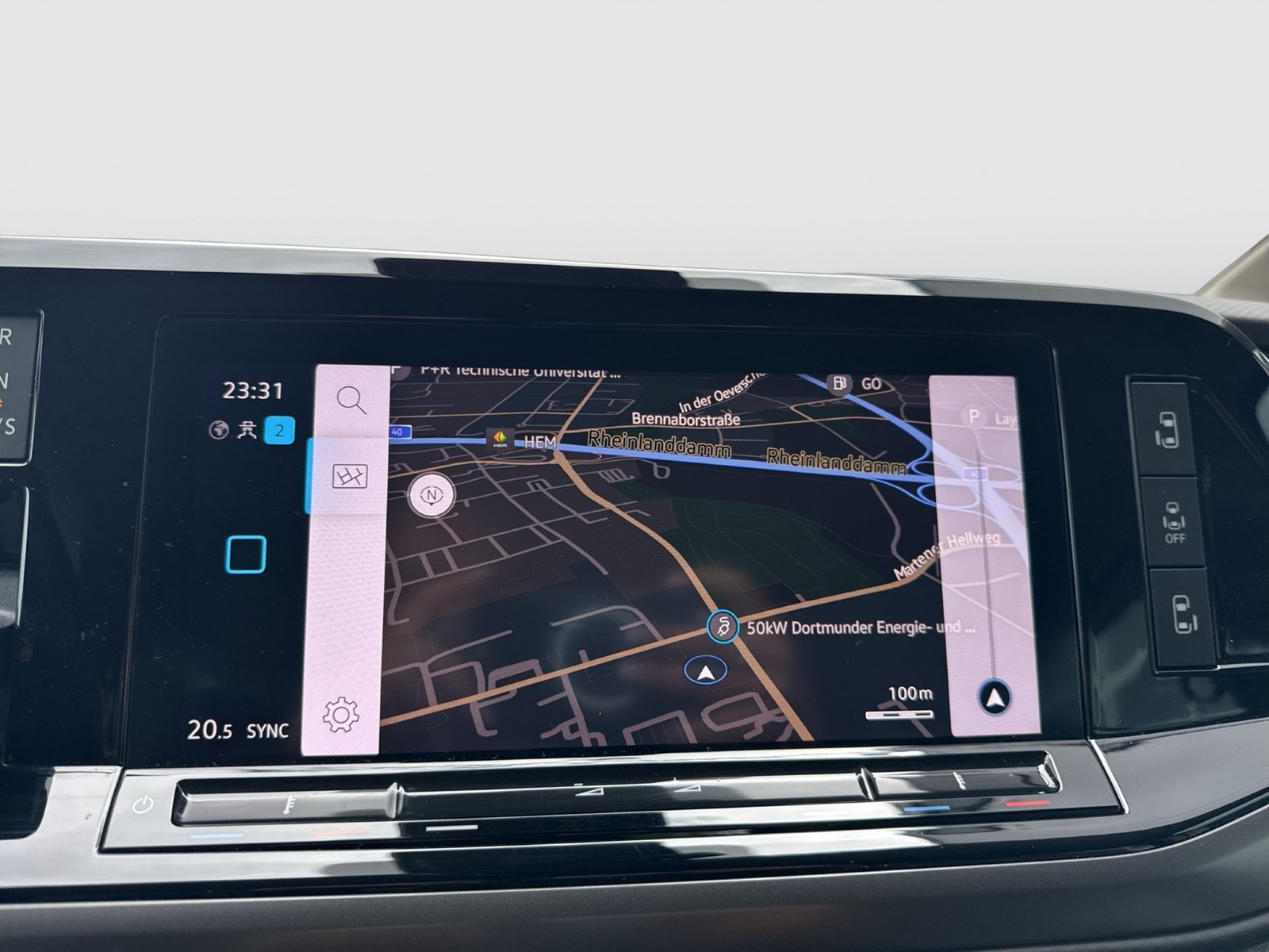 Volkswagen T7 Multivan 2.0 Kurz 7SITZE AHK ACC NAVI ALU LED
