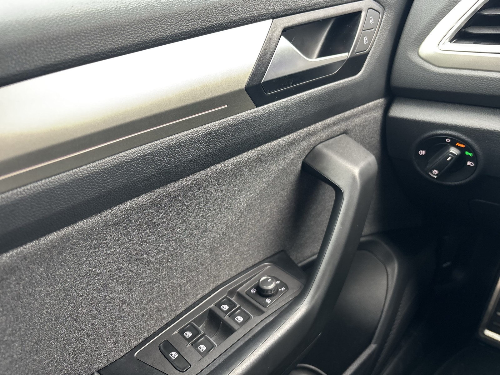 Volkswagen T-Roc 1.0 MOVE ACC CARPLAY SITZHEIZUNG LED DAB+