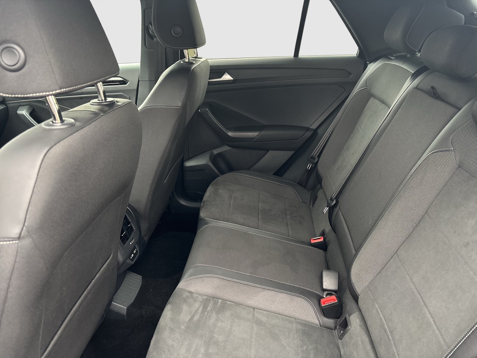 Volkswagen T-Roc 1.0 R-LINE CAM ACC NAVI LM17 LED+ CARPLAY