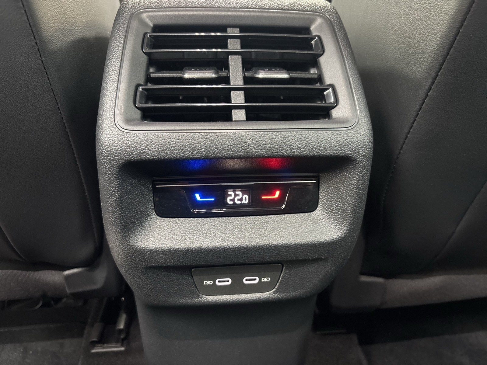 Volkswagen Tayron 1.5 eTSI LIFE AHK CAM ACC LM18 NAVI