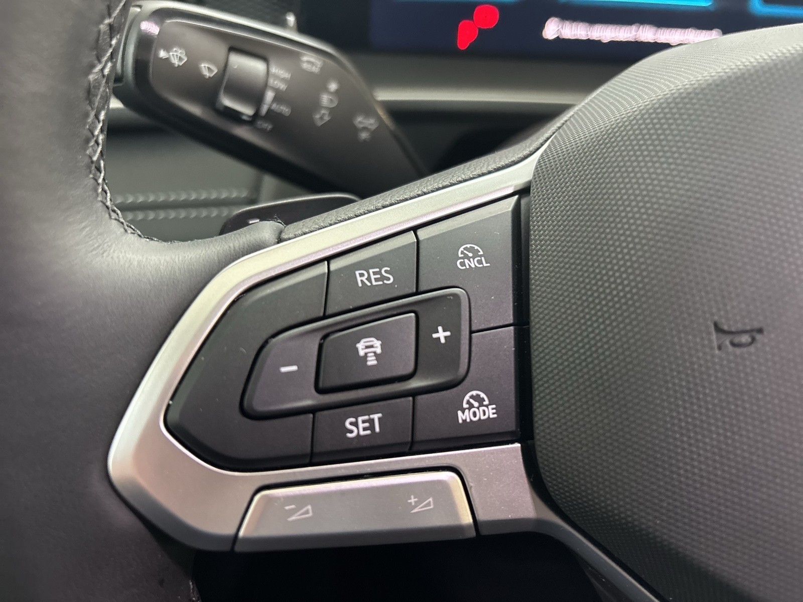 Volkswagen Tayron 1.5 eTSI LIFE AHK CAM ACC LM18 NAVI