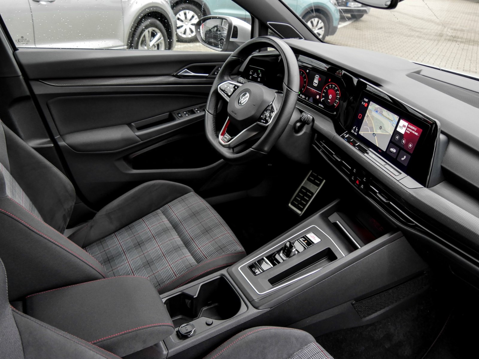 Volkswagen Golf VIII 2.0 GTI CAM ACC NAVI LM17 SITZHEIZUNG