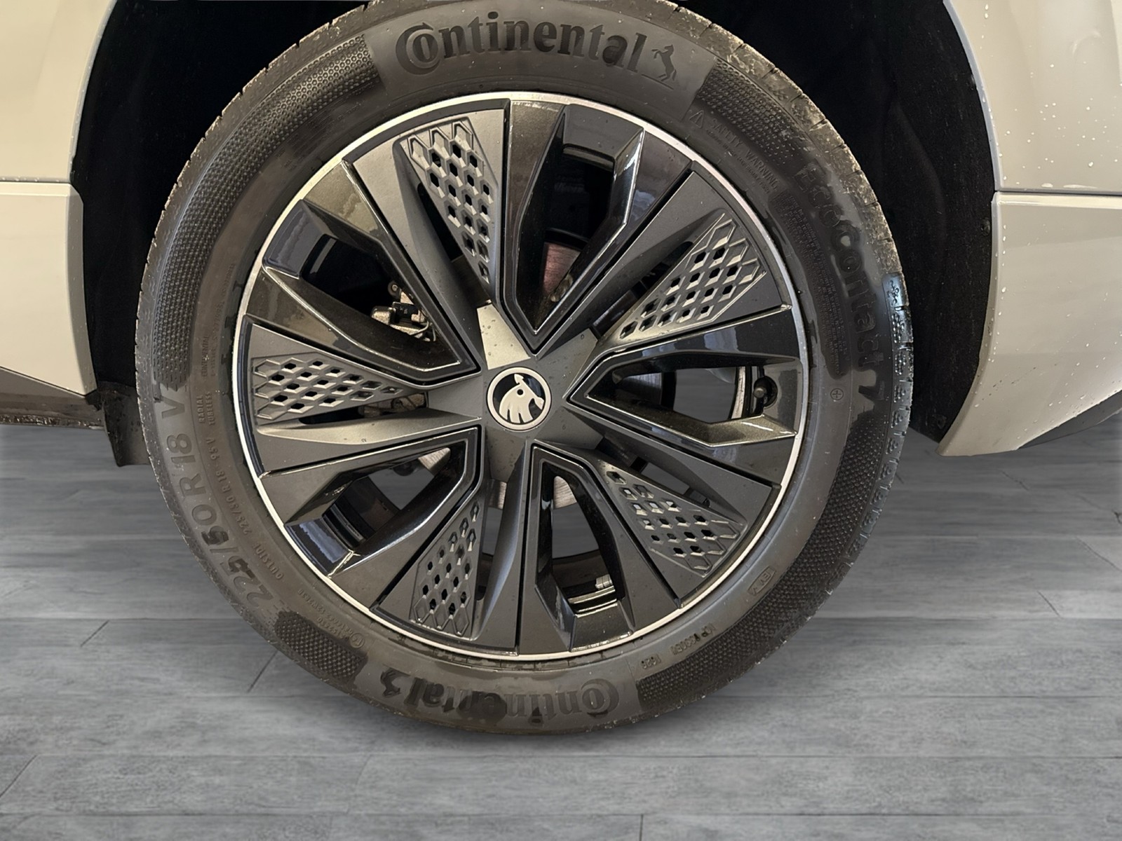 Skoda Karoq 2.0 SPORTLINE 4X4 PANO AHK CAM ACC LM18