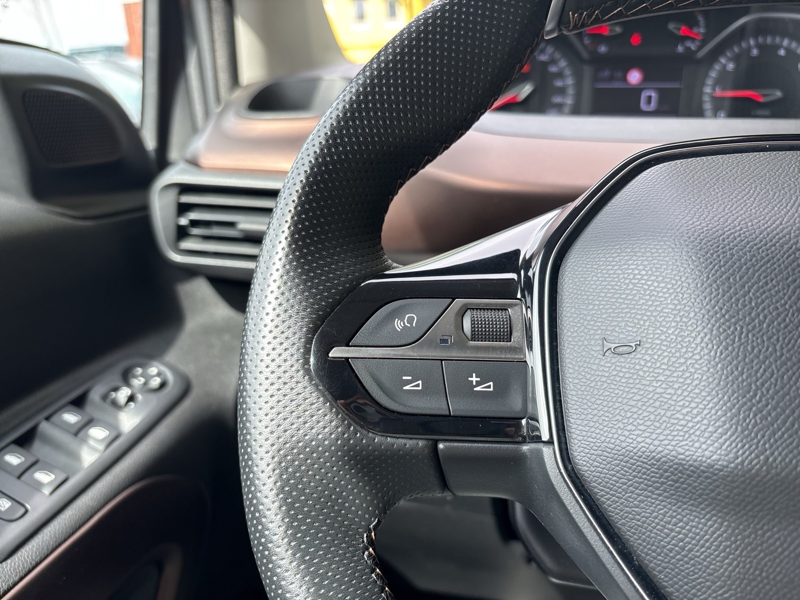 Peugeot Rifter 1.5 GT L1 CAM NAVI ALU CARPLAY SITZHEIZ.