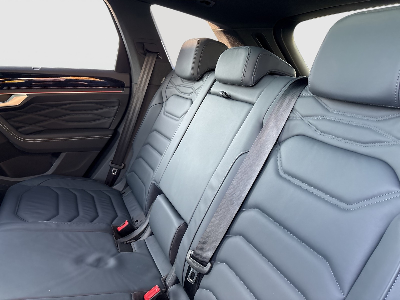 Volkswagen Touareg HYBRID ELEGANCE NEUESMODELL PANO AHK CAM