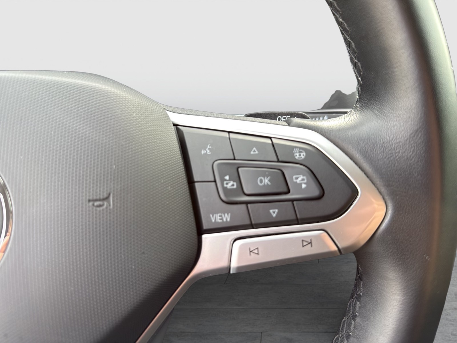 Volkswagen Tiguan 2.0 ELEGANCE CAM ACC LM19 NAVI SITZHEIZ.