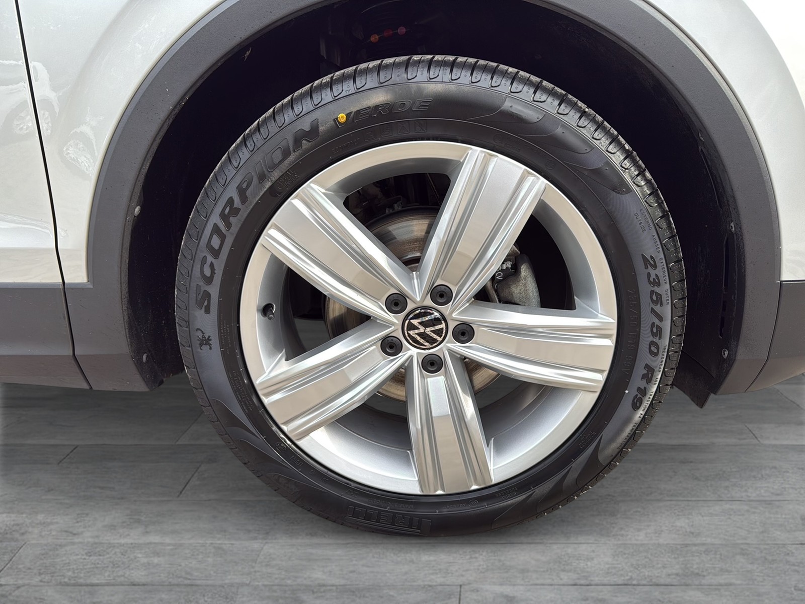 Volkswagen Tiguan 2.0 ELEGANCE CAM ACC LM19 NAVI SITZHEIZ.