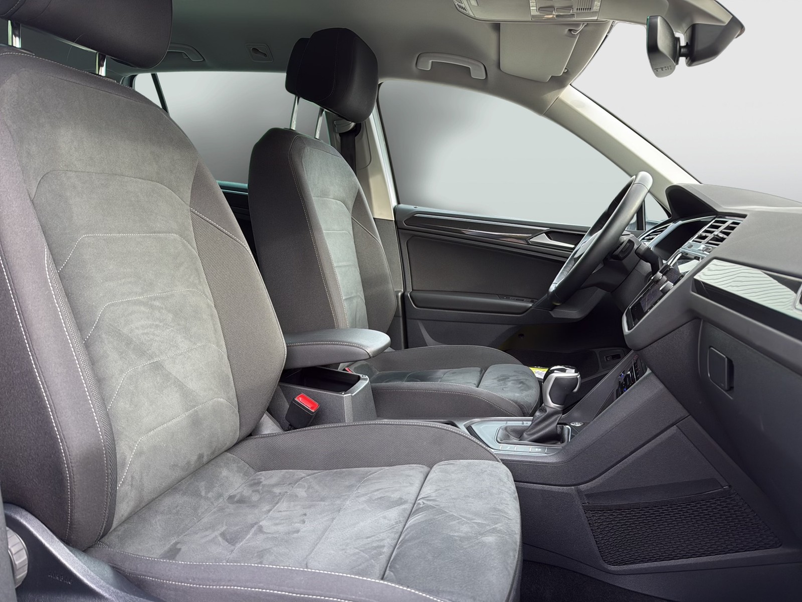 Volkswagen Tiguan 2.0 ELEGANCE CAM ACC LM19 NAVI SITZHEIZ.