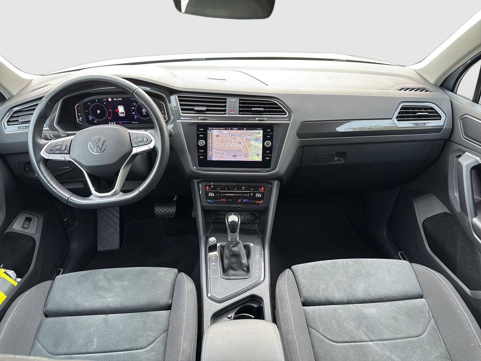 Volkswagen Tiguan 2.0 ELEGANCE CAM ACC LM19 NAVI SITZHEIZ.