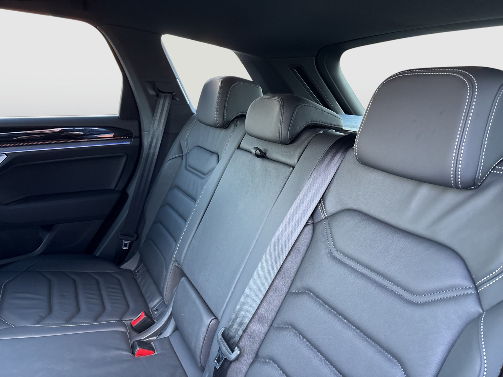 Volkswagen Touareg V6 R-LINE NEUES MODELL AHK CAM HEAD-UP