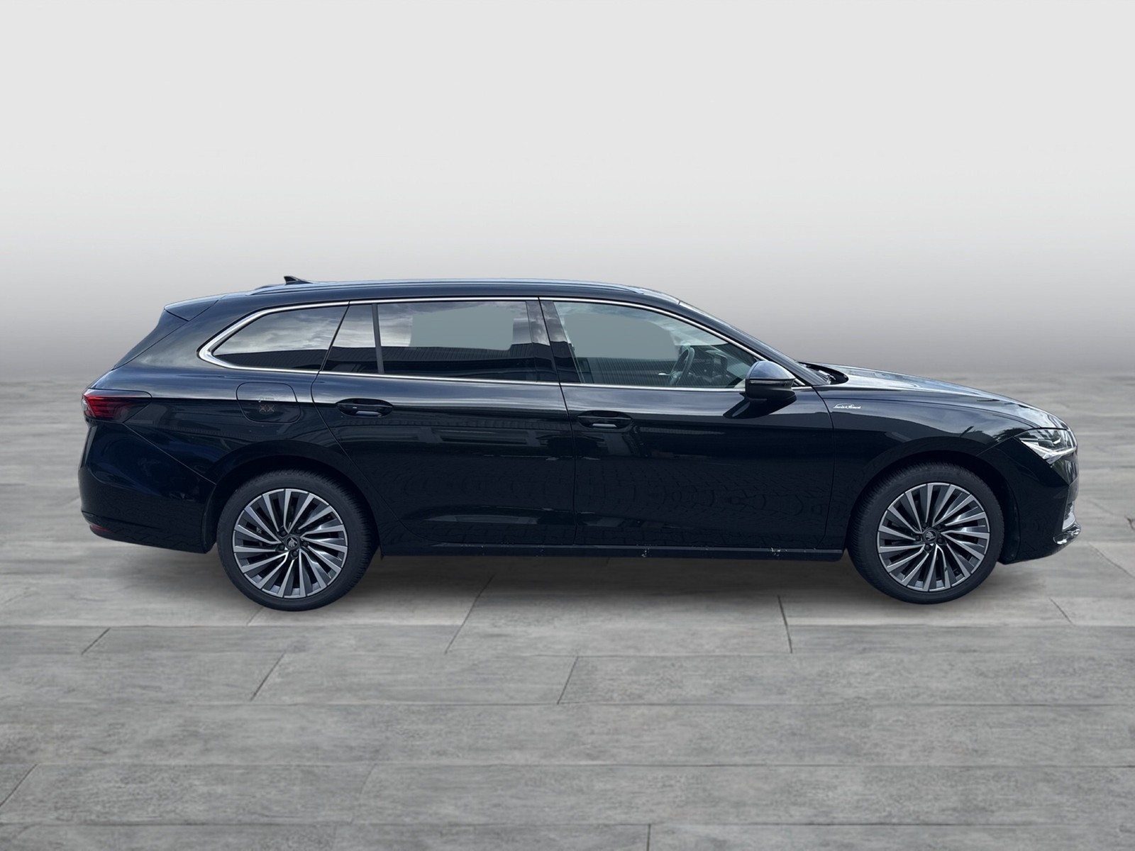 Skoda Superb Combi 2.0 L&K LEDER PANO CANTON AHK CAM