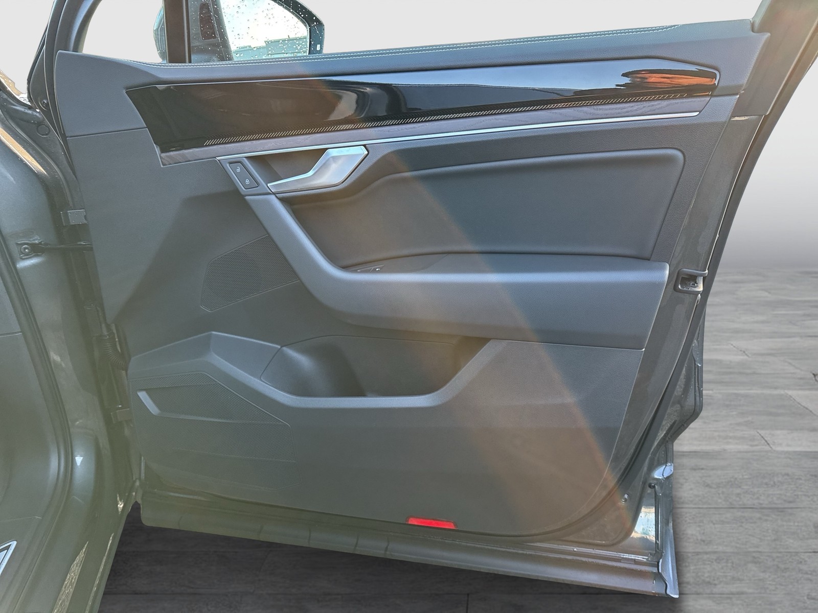 Volkswagen Touareg V6 ELEGANCE NEUESMODELL AHK CAM ACC LM19