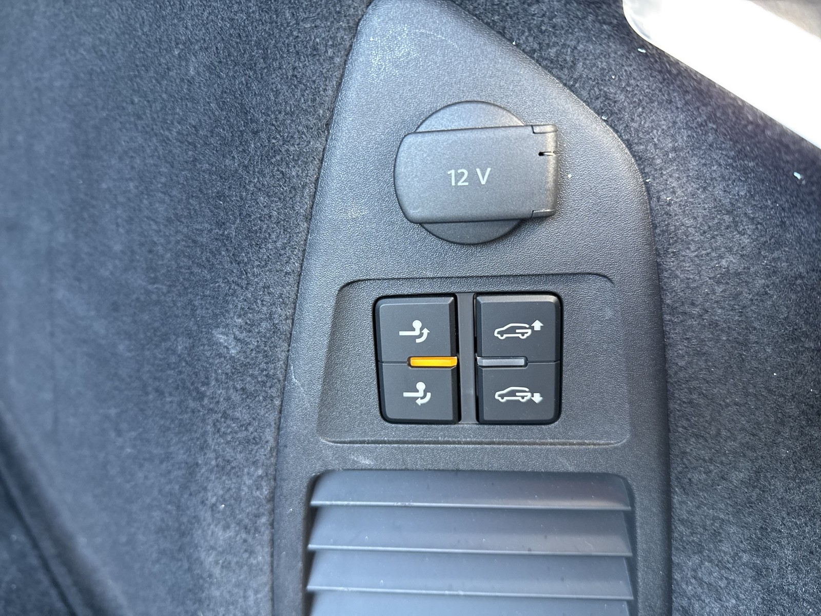 Volkswagen Touareg V6 ELEGANCE NEUESMODELL AHK CAM ACC LM19