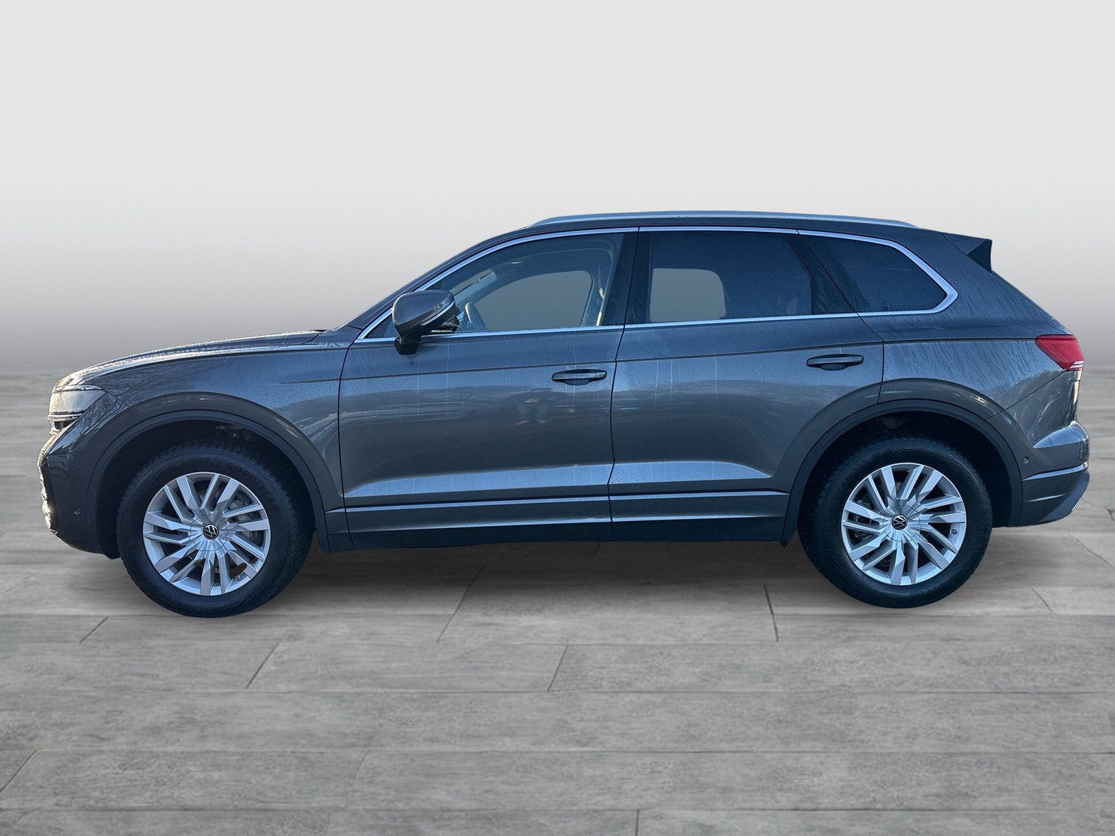 Volkswagen Touareg V6 ELEGANCE NEUESMODELL AHK CAM ACC LM19