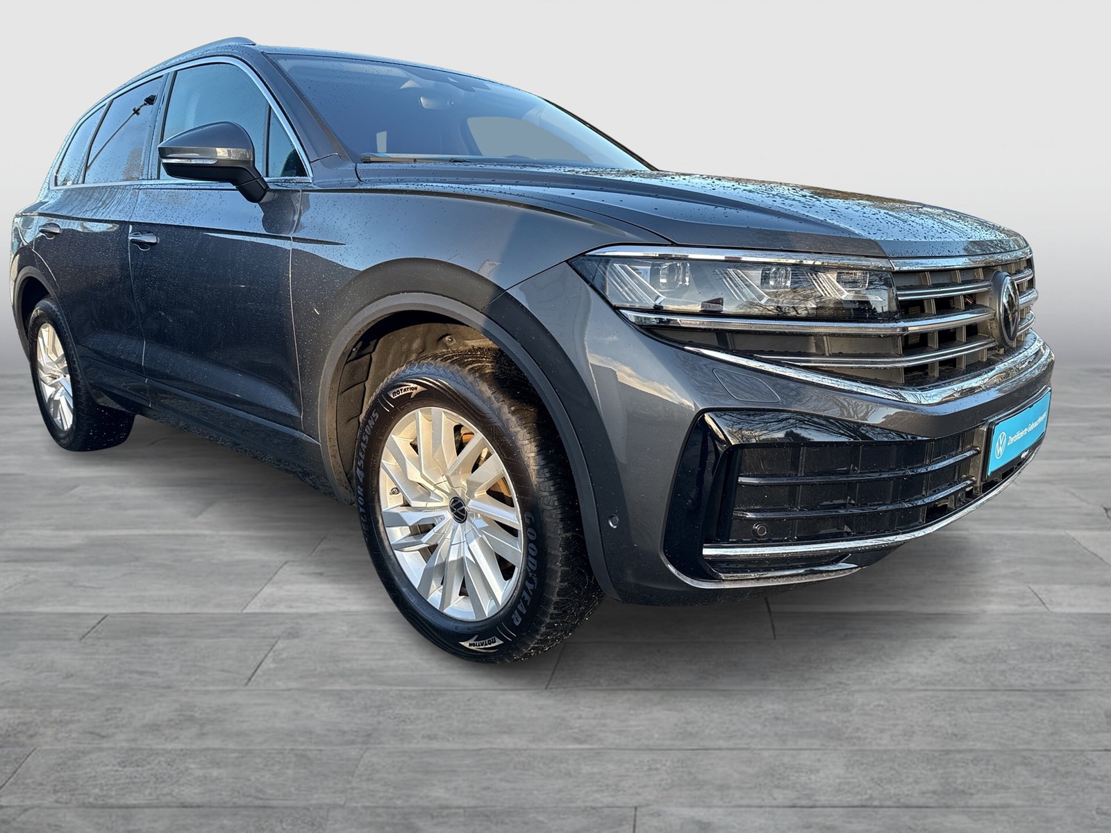 Volkswagen Touareg V6 ELEGANCE NEUESMODELL AHK CAM ACC LM19
