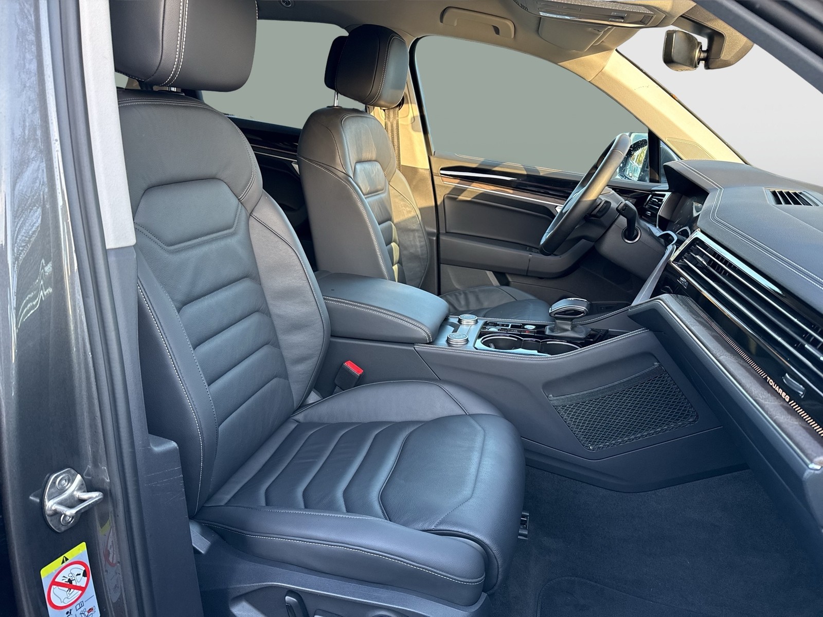 Volkswagen Touareg V6 ELEGANCE NEUESMODELL AHK CAM ACC LM19