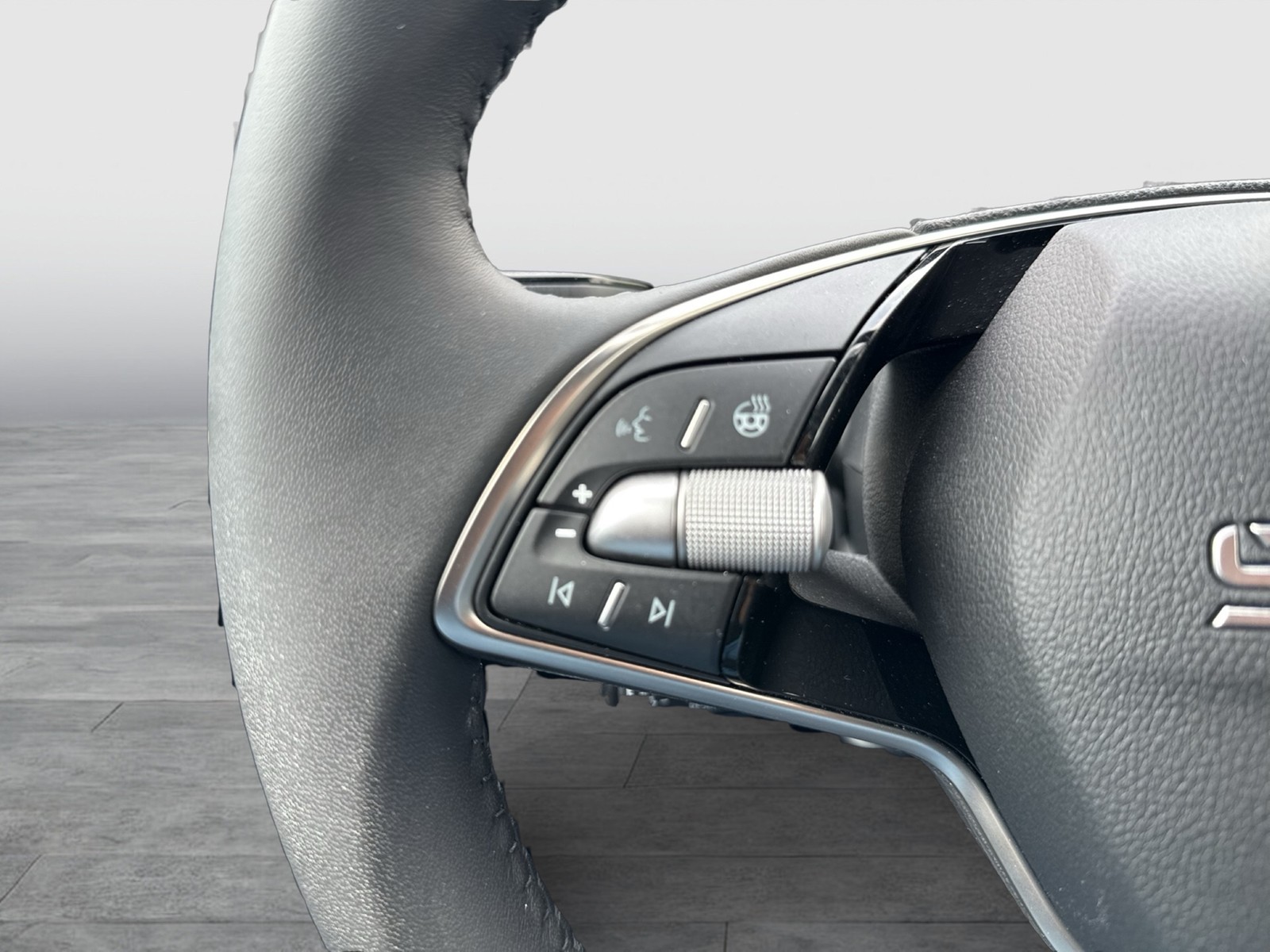 Skoda Elroq 85 LOFT WÄRMEPUMPE AHK CAM ACC LM19 MATRIX