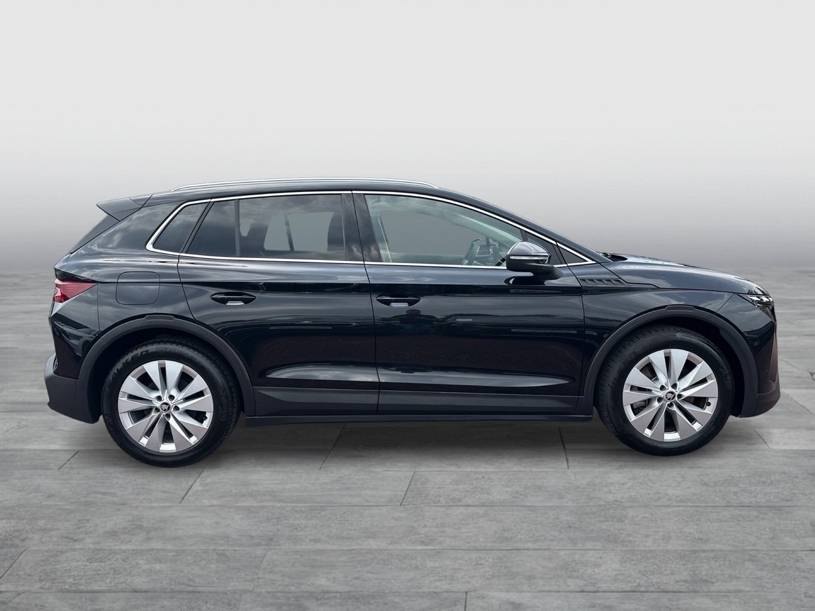 Skoda Elroq 85 LOFT WÄRMEPUMPE AHK CAM ACC LM19 MATRIX
