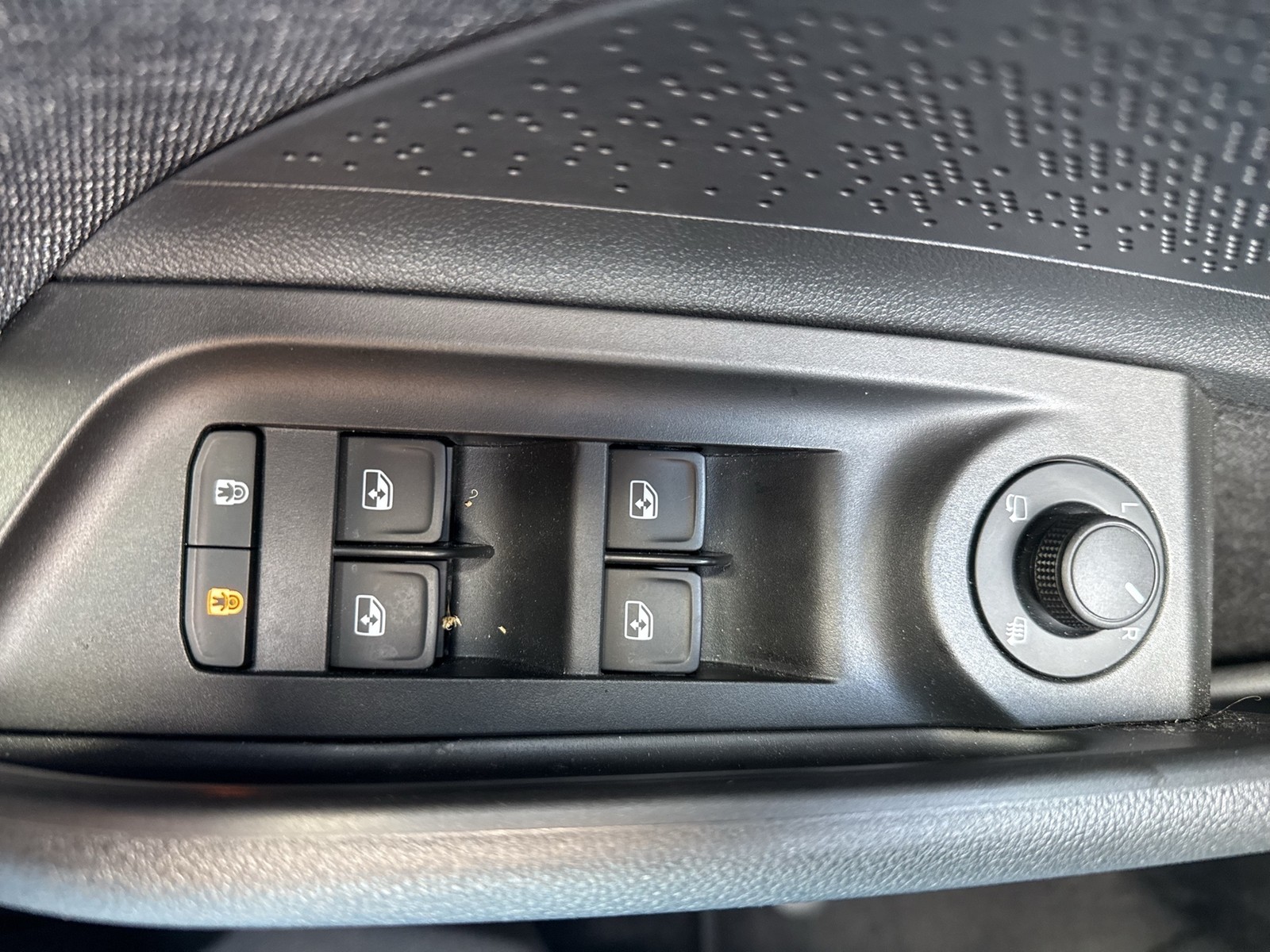 Skoda Elroq 85 LOFT WÄRMEPUMPE AHK CAM ACC LM20 MATRIX
