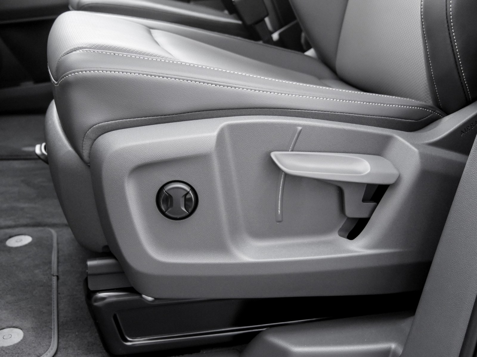 Volkswagen T7 Multivan Taxi 2.0 TDI 8-Sitzer LÜ Style Taxi 8-SITZER, IQ-LIGHT, AREA-VIEW, STANDHEIZUNG, AHK