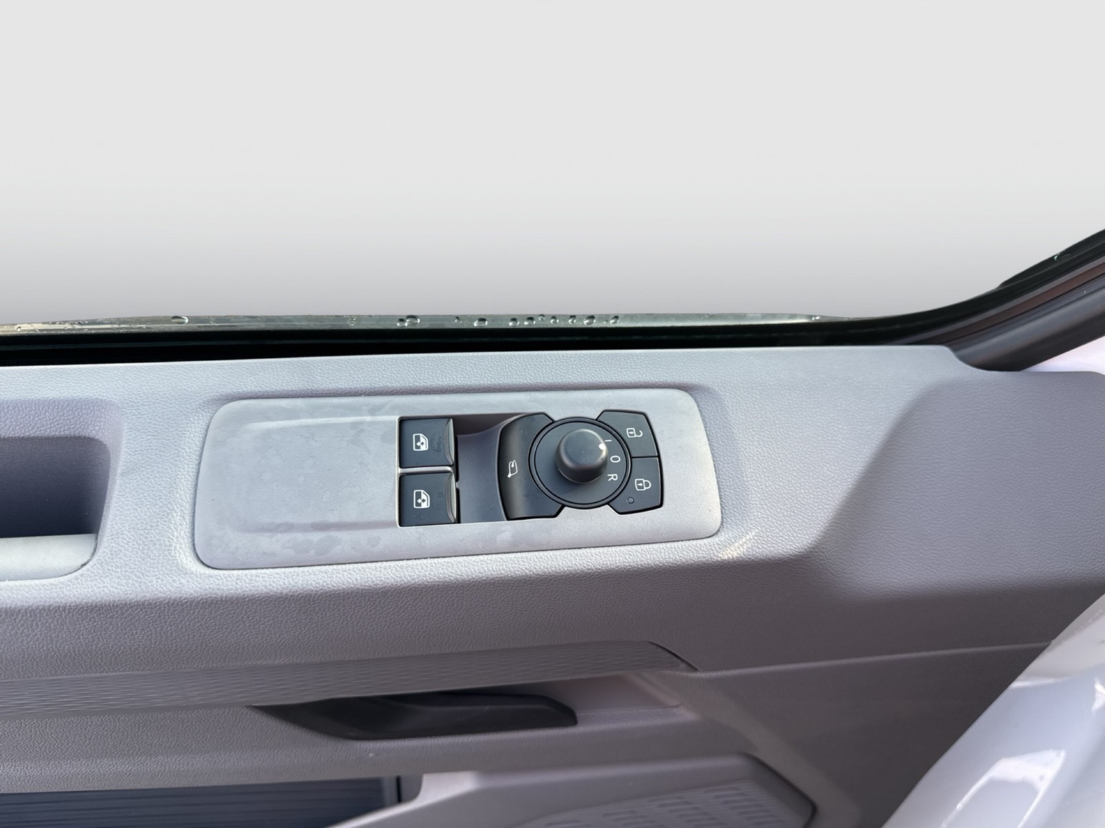 Volkswagen T7 Transporter 2.0 KASTEN KR AHK LED KLIMA