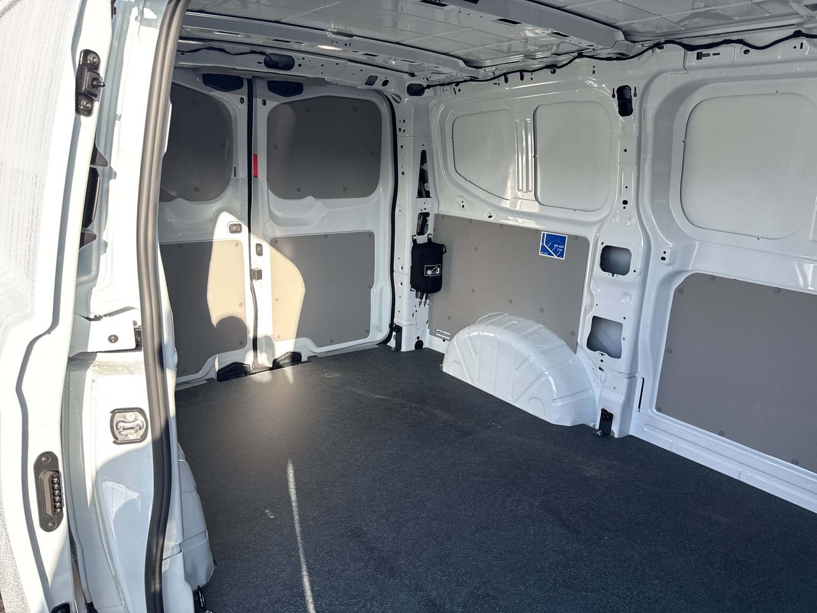 Volkswagen T7 Transporter 2.0 KASTEN KR AHK LED KLIMA