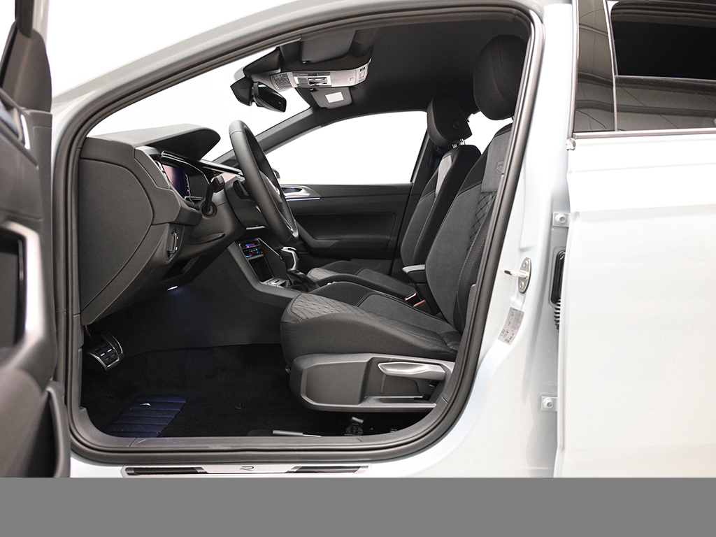 Volkswagen Polo 1.0 R-LINE DSG NAVI CAM KEYLESS MATRIXLED