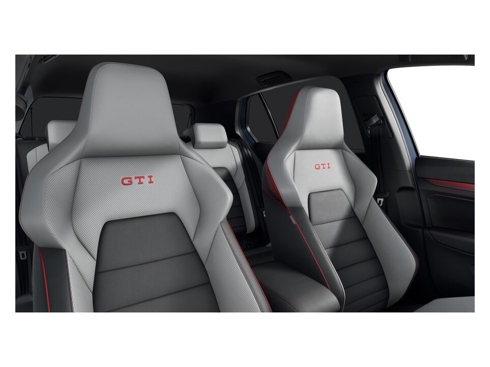 Volkswagen Golf GTI CLUBSPORT AKRAPOVIC LEDER PANO