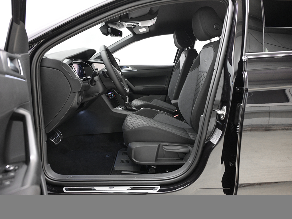 Volkswagen Polo 1.0 R-LINE DSG NAVI CAM KEYLESS MATRIXLED
