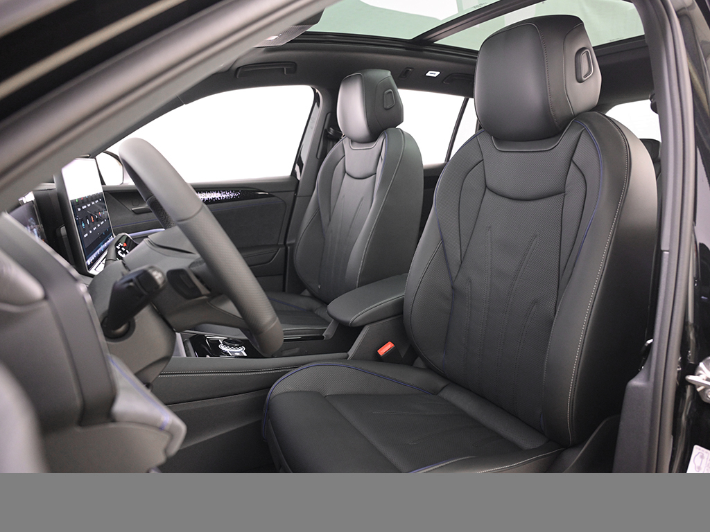 Volkswagen Tiguan 2.0 R-LINE 4MOTION DSG LEDER PANO AHK