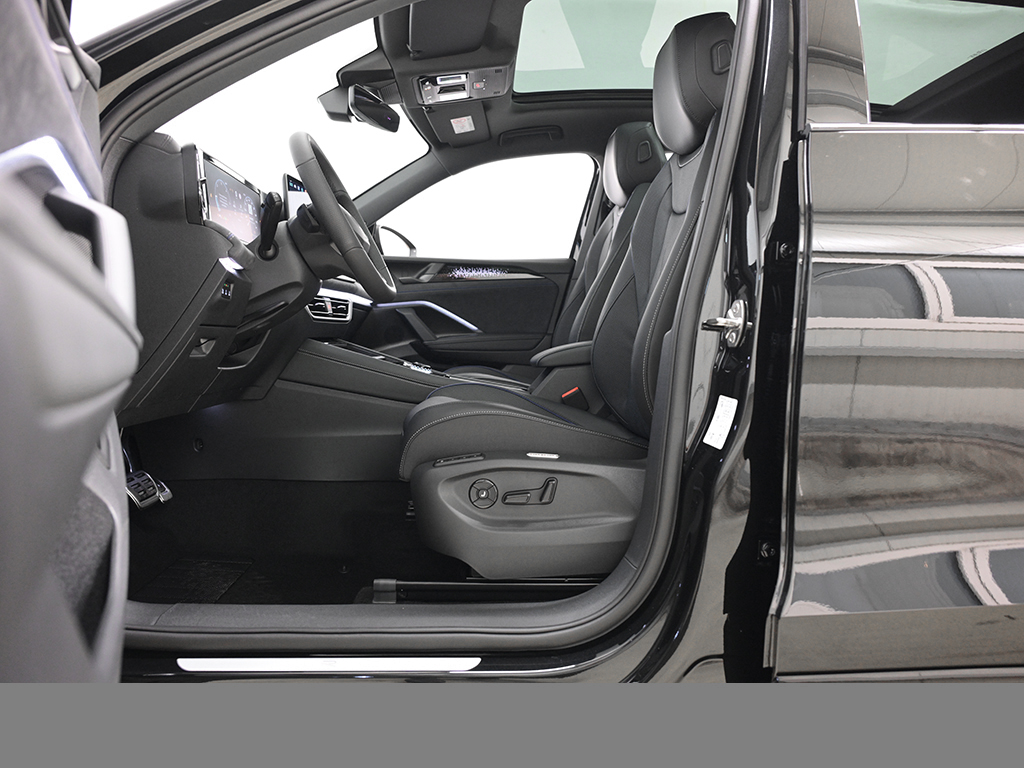 Volkswagen Tiguan 2.0 R-LINE 4MOTION DSG LEDER PANO AHK