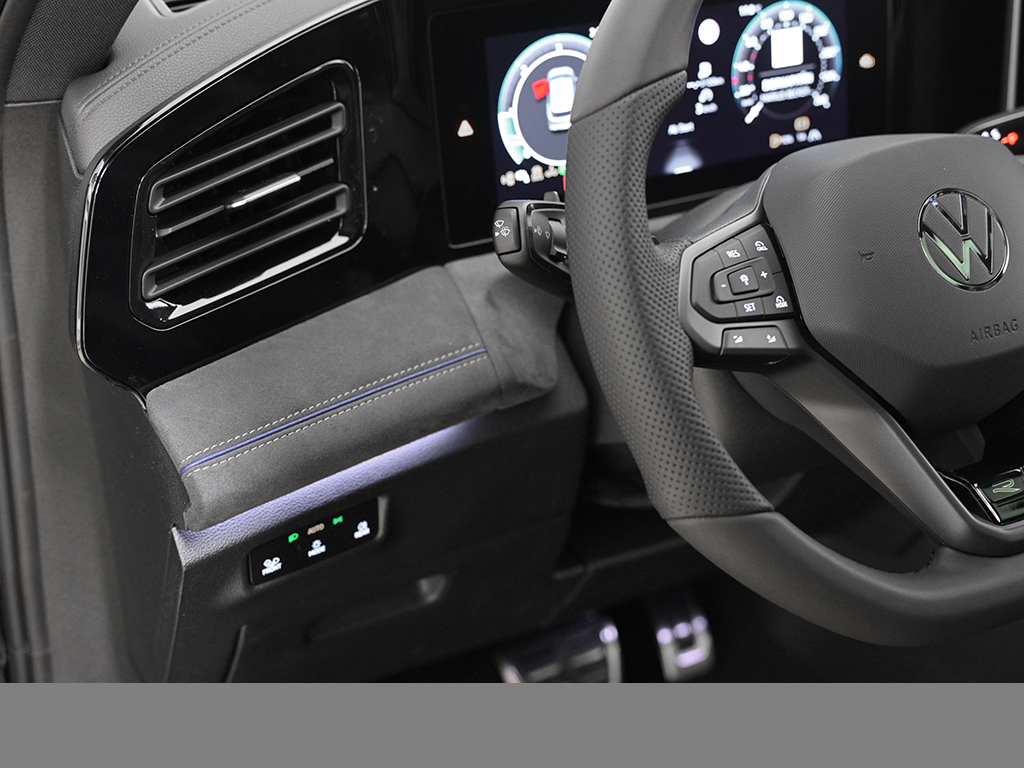 Volkswagen Tiguan 2.0 R-LINE 4MOTION DSG LEDER PANO AHK