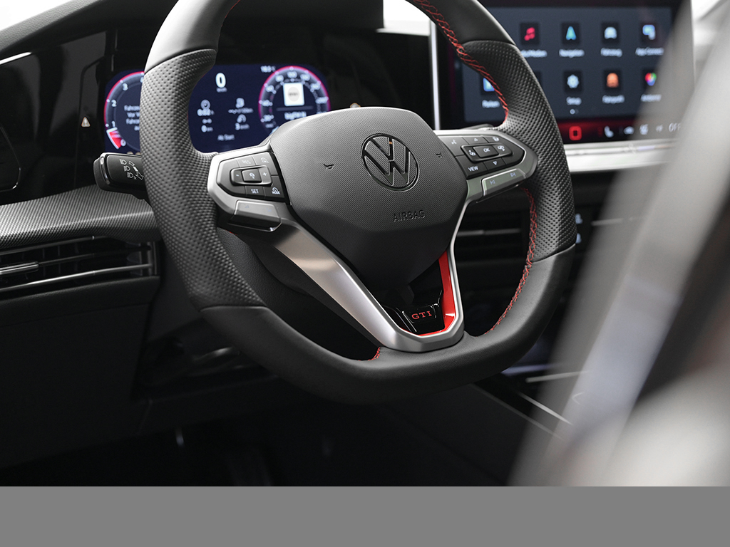 Volkswagen Golf GTI PANO HARMANKARDON BLACKSTYLE