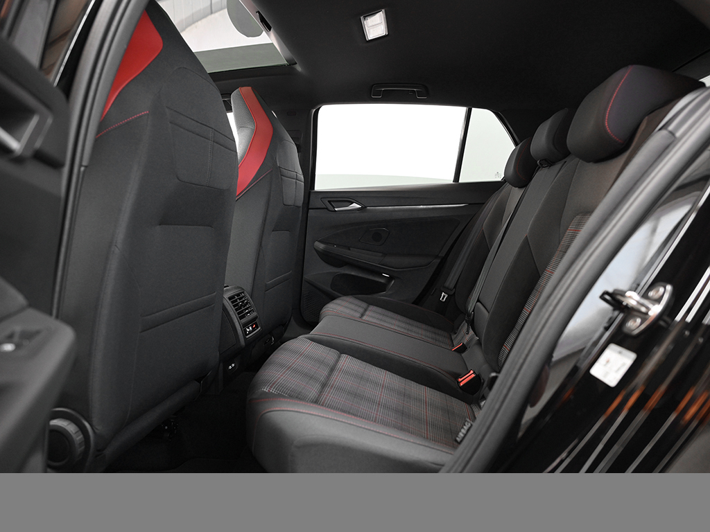 Volkswagen Golf GTI PANO HARMANKARDON BLACKSTYLE