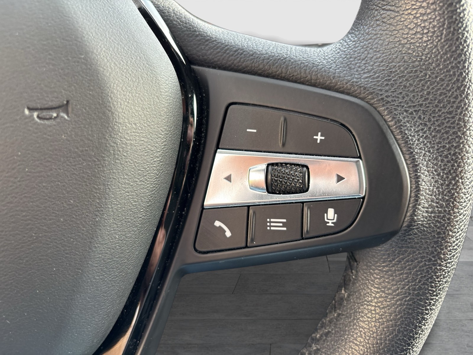 BMW 116 i ADVANTAGE ALU SITZHEIZ. TEMPOMAT EINPARKH.