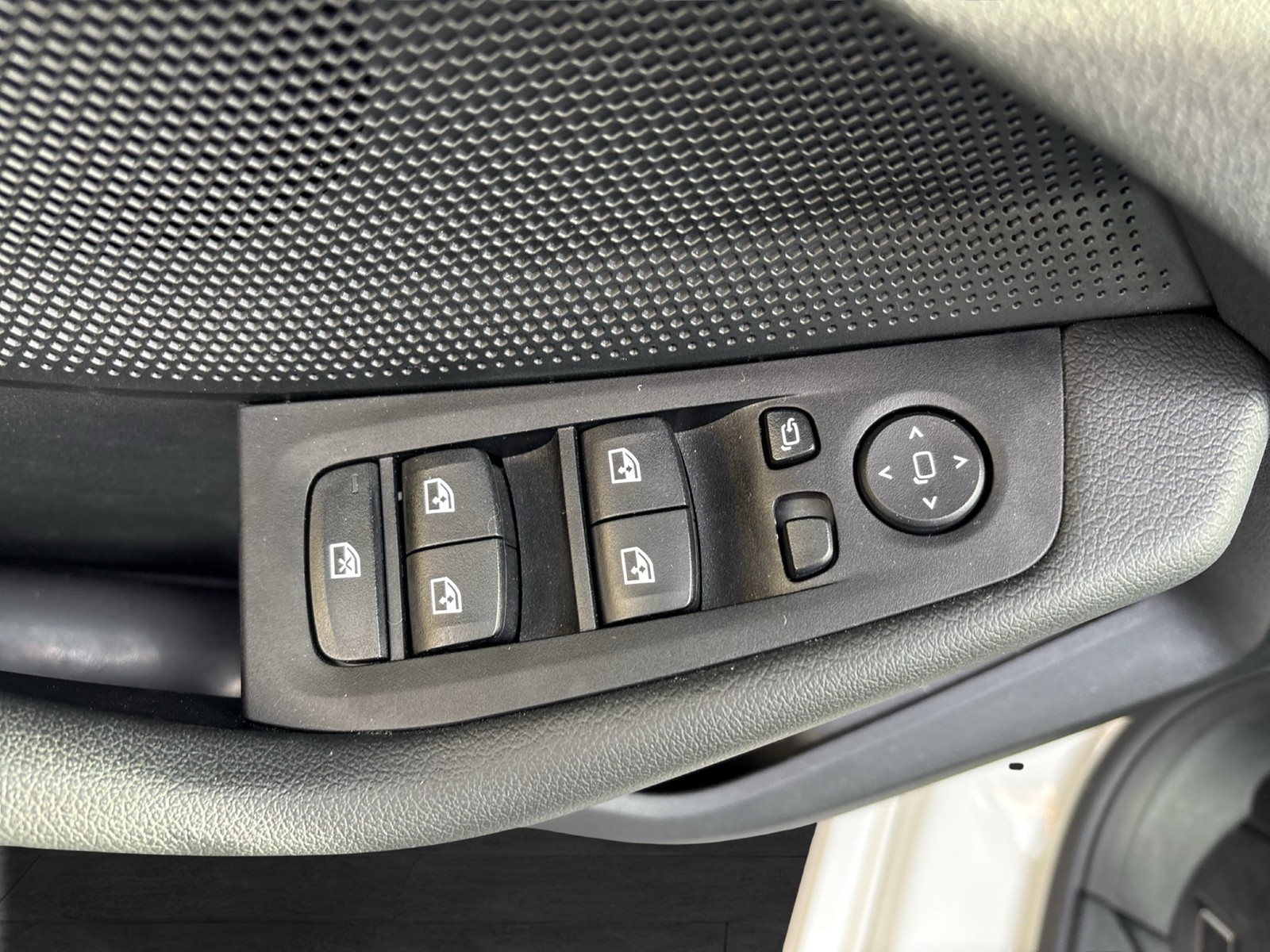 BMW 116 i ADVANTAGE ALU SITZHEIZ. TEMPOMAT EINPARKH.